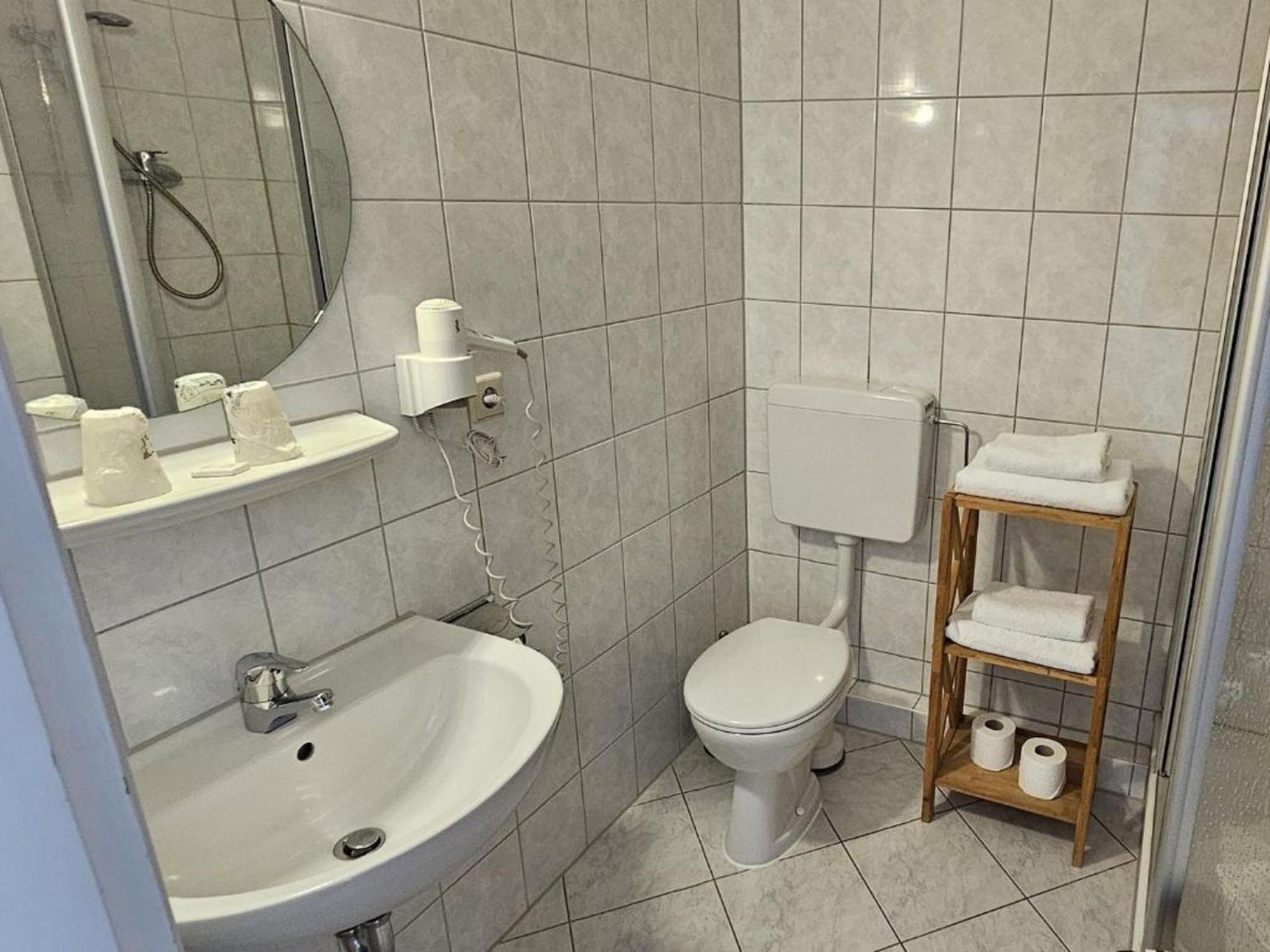 Hotel Hirsch Γκούνζμπουργκ Εξωτερικό φωτογραφία