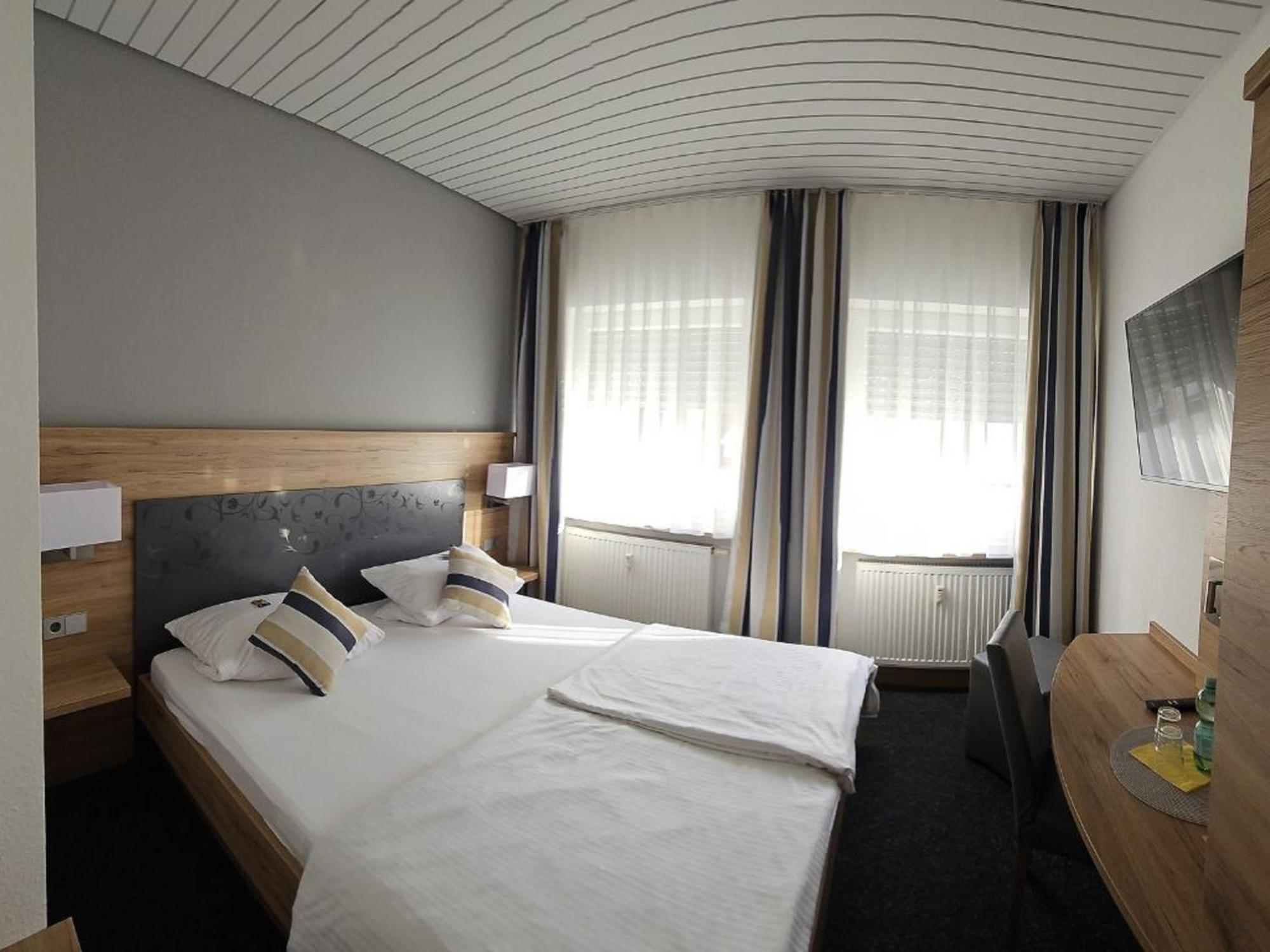 Hotel Hirsch Γκούνζμπουργκ Εξωτερικό φωτογραφία